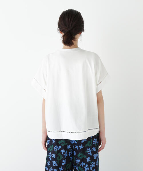 human woman(ヒューマンウーマン)の「◆布帛ドッキング半袖プルオーバー(Tシャツ/カットソー・レディース・ホワイト/ネイビー/ブルー・MEDIUM)」の8枚目の写真