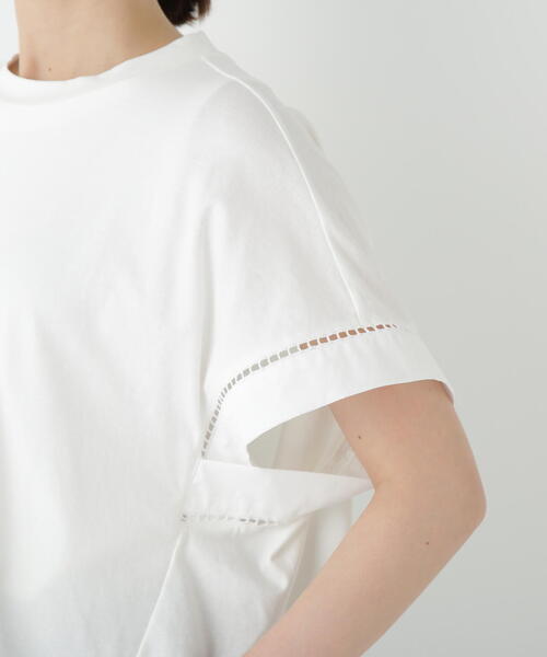 human woman(ヒューマンウーマン)の「◆布帛ドッキング半袖プルオーバー(Tシャツ/カットソー・レディース・ホワイト/ネイビー/ブルー・MEDIUM)」の10枚目の写真