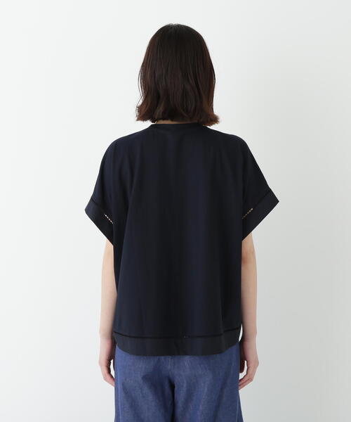 human woman(ヒューマンウーマン)の「◆布帛ドッキング半袖プルオーバー(Tシャツ/カットソー・レディース・ホワイト/ネイビー/ブルー・MEDIUM)」の22枚目の写真