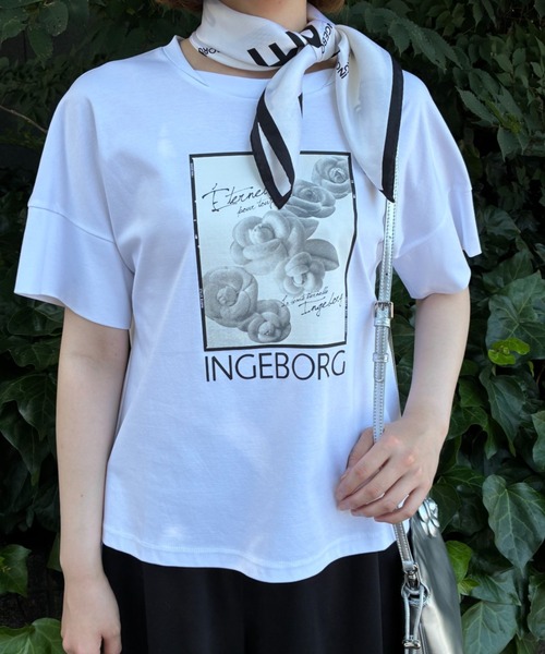 INGEBORG（インゲボルグ）の「カメリアスクエアpt.カットソー（Tシャツ/カットソー・レディース・ブラック/サックスブルー/ピンク/グレイッシュベージュ/チャコールグレー/ホワイト・MEDIUM）」の3枚目の写真