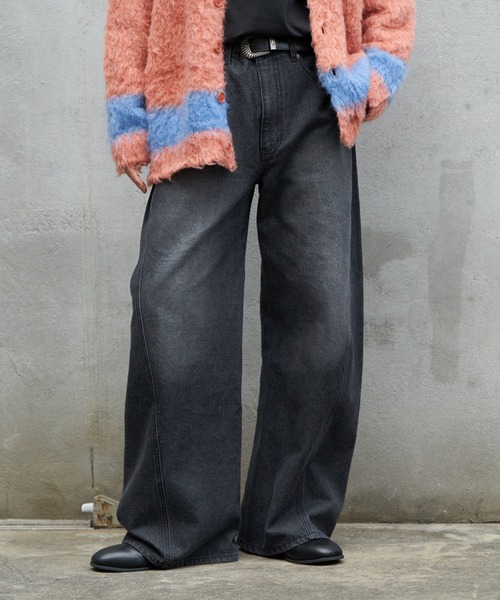 COLONY 2139（コロニートゥーワンスリーナイン）の「カーブデニム / men's（デニムパンツ・メンズ・サックスブルー/ブラック・LARGE/MEDIUM）」の2枚目の写真