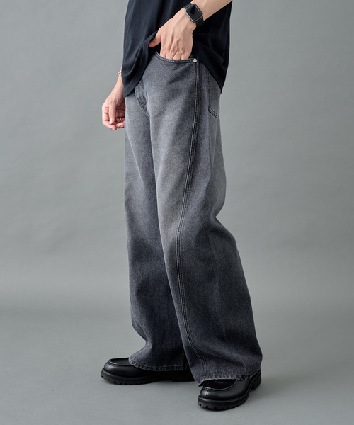 COLONY 2139（コロニートゥーワンスリーナイン）の「カーブデニム / men's（デニムパンツ・メンズ・サックスブルー/ブラック・LARGE/MEDIUM）」の3枚目の写真