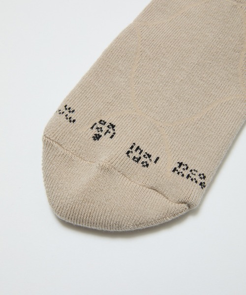 BAL（バル）の「JACQUARD SOLID SOCKS（ソックス/靴下・メンズ・ベージュ/ブラック・FREE）」の4枚目の写真