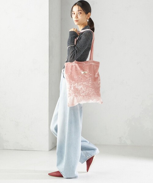 Uhr（ウーア）の「【SHIPS別注/PINK RIBBONチャリティー】Uhr: ポリエステル ベロア トート バッグ（トートバッグ・レディース・ピンク/ネイビー・ONE SIZE）」の5枚目の写真