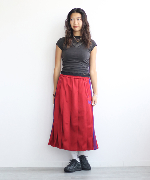 Guess(ゲス)の「GUESS/ゲス GO VINTAGE SHIRRED WING SS TEE(Tシャツ/カットソー・レディース・レッド/ブラック・SMALL)」の12枚目の写真