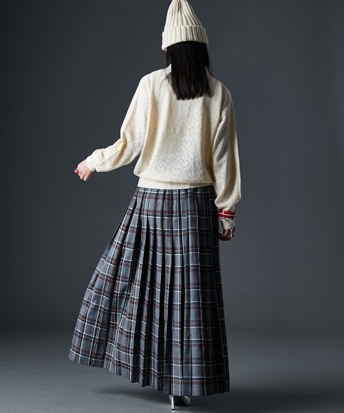 GEVS.(ジェイヴィス)の「ハート柄ポロニット<大きいサイズ有>GEVS.(ニット/セーター・レディース・ブルー/アイボリー・5L/4L/3L/LL/L/M)」の6枚目の写真