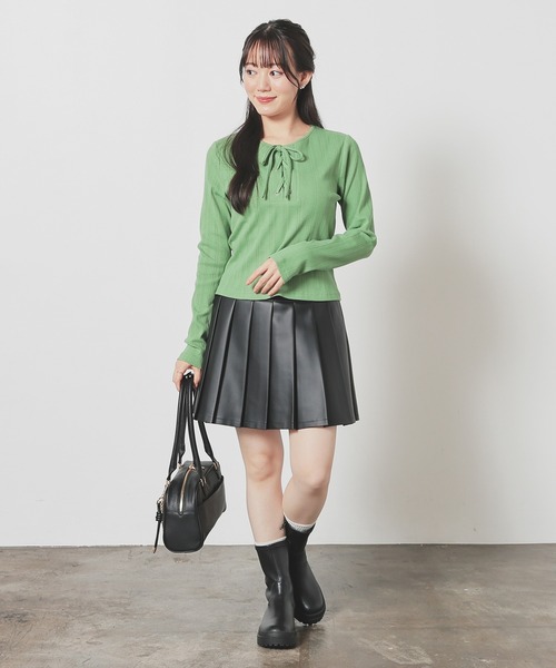 Honeys(ハニーズ)の「レースアップトップス(Tシャツ/カットソー・レディース・アイボリー/ブラック/杢グレー/ライトグリーン・L/M/S)」の11枚目の写真