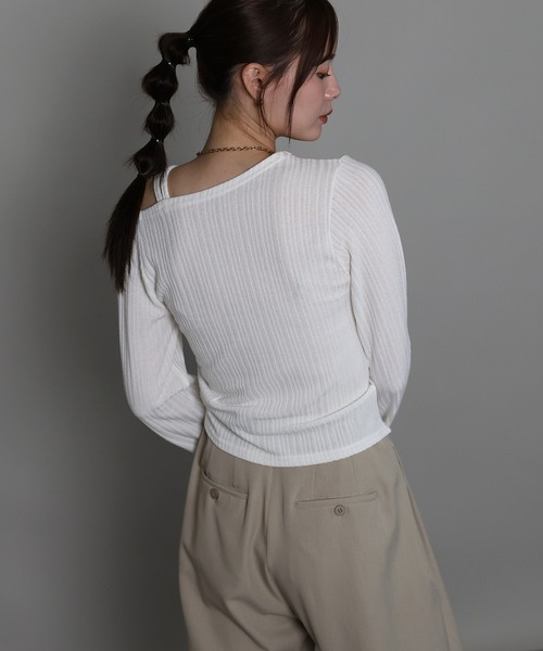 J by blue（ジェイバイブルー）の「ワンオフショルダーギャザーリボンTシャツ（Tシャツ/カットソー・レディース・ブラック/オフホワイト/グレー・MEDIUM）」の6枚目の写真