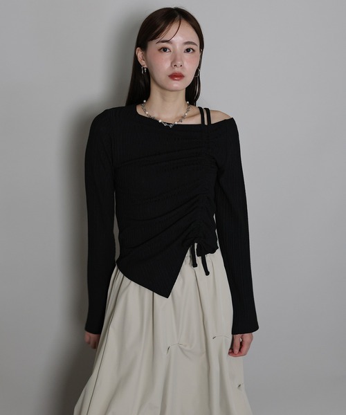 J by blue（ジェイバイブルー）の「ワンオフショルダーギャザーリボンTシャツ（Tシャツ/カットソー・レディース・ブラック/オフホワイト/グレー・MEDIUM）」の18枚目の写真