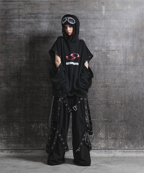 ERAR（エラー）の「【ERAR】2wayアームボタンヴィンテージハイギミックロゴ刺繍パーカー（パーカー・メンズ・ブラック/ブラック系1・XL/L/M/S）」の9枚目の写真