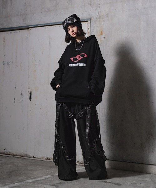 ERAR（エラー）の「【ERAR】2wayアームボタンヴィンテージハイギミックロゴ刺繍パーカー（パーカー・メンズ・ブラック/ブラック系1・XL/L/M/S）」の8枚目の写真