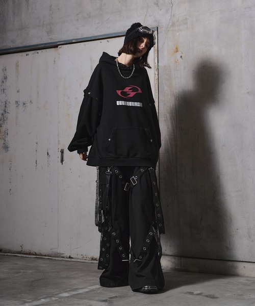 ERAR（エラー）の「【ERAR】2wayアームボタンヴィンテージハイギミックロゴ刺繍パーカー（パーカー・メンズ・ブラック/ブラック系1・XL/L/M/S）」の10枚目の写真