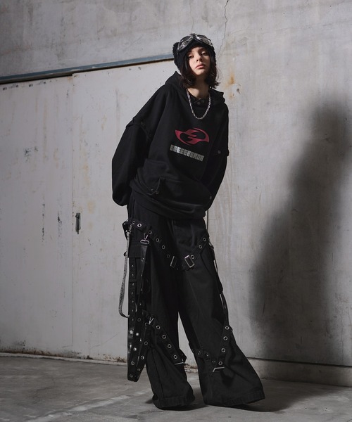 ERAR（エラー）の「【ERAR】2wayアームボタンヴィンテージハイギミックロゴ刺繍パーカー（パーカー・メンズ・ブラック/ブラック系1・XL/L/M/S）」の15枚目の写真