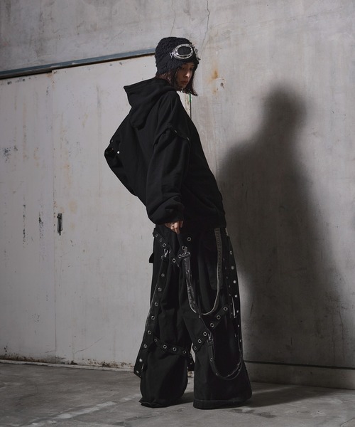 ERAR（エラー）の「【ERAR】2wayアームボタンヴィンテージハイギミックロゴ刺繍パーカー（パーカー・メンズ・ブラック/ブラック系1・XL/L/M/S）」の17枚目の写真