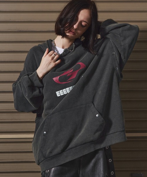 ERAR（エラー）の「【ERAR】2wayアームボタンヴィンテージハイギミックロゴ刺繍パーカー（パーカー・メンズ・ブラック/ブラック系1・XL/L/M/S）」の12枚目の写真