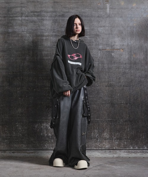 ERAR（エラー）の「【ERAR】2wayアームボタンヴィンテージハイギミックロゴ刺繍パーカー（パーカー・メンズ・ブラック/ブラック系1・XL/L/M/S）」の16枚目の写真