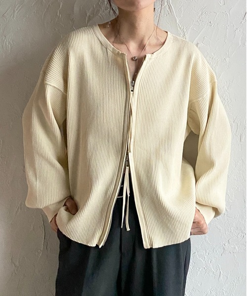 She's Closet(シーズクローゼット)の「長袖ボリュームスリーブダブルジップアップリブニットカーディガン(カーディガン/ボレロ・レディース・アイボリー/ブラック/ライトグレー・FREE)」の2枚目の写真