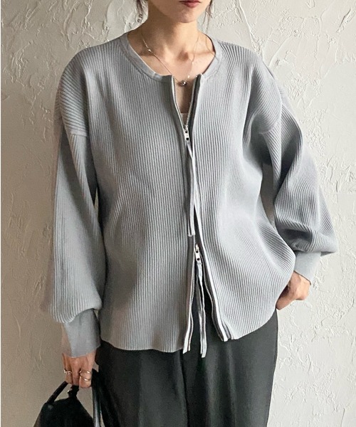 She's Closet(シーズクローゼット)の「長袖ボリュームスリーブダブルジップアップリブニットカーディガン(カーディガン/ボレロ・レディース・アイボリー/ブラック/ライトグレー・FREE)」の3枚目の写真