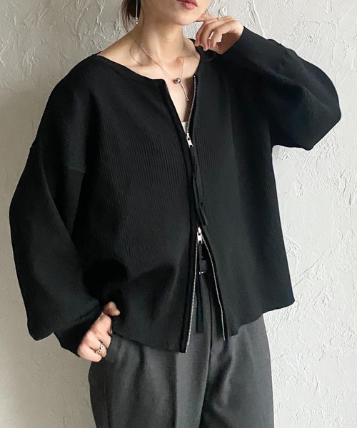 She's Closet(シーズクローゼット)の「長袖ボリュームスリーブダブルジップアップリブニットカーディガン(カーディガン/ボレロ・レディース・アイボリー/ブラック/ライトグレー・FREE)」の1枚目の写真