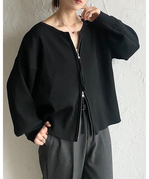 She's Closet(シーズクローゼット)の「長袖ボリュームスリーブダブルジップアップリブニットカーディガン(カーディガン/ボレロ・レディース・アイボリー/ブラック/ライトグレー・FREE)」の17枚目の写真