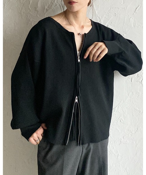 She's Closet(シーズクローゼット)の「長袖ボリュームスリーブダブルジップアップリブニットカーディガン(カーディガン/ボレロ・レディース・アイボリー/ブラック/ライトグレー・FREE)」の16枚目の写真