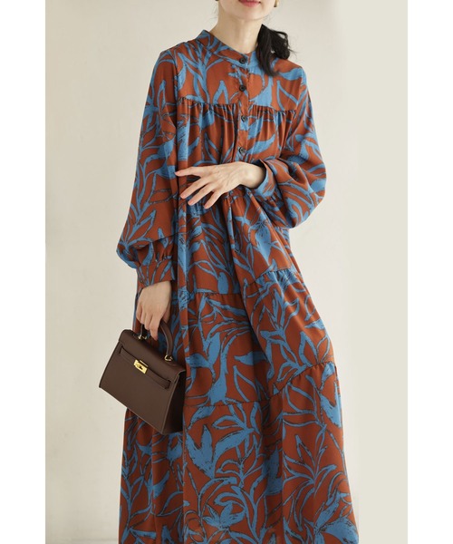再入荷11月24日 アーティスティックな植物柄ティアードミディアムワンピース（紐ベルト付き）cawaii w50561nc S~2L対応 長袖 総柄 ブラウン 個性的 エレガント 上品 春 秋 冬 体型カバー レディース ファッション ミセス 30代 40代 50代 アーティスティックな植物柄ティアードミディアムワンピース（紐ベルト