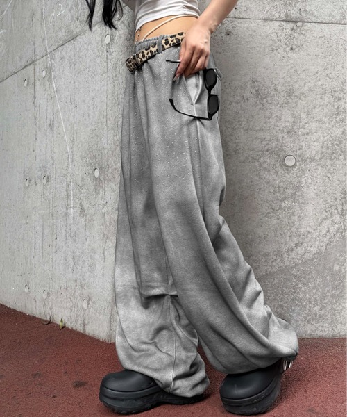 sedacle(セダクル)の「ナンバリングスタッズスウェットパンツ(スウェットパンツ・レディース・ブラック/グレー・LARGE/MEDIUM/SMALL)」の14枚目の写真