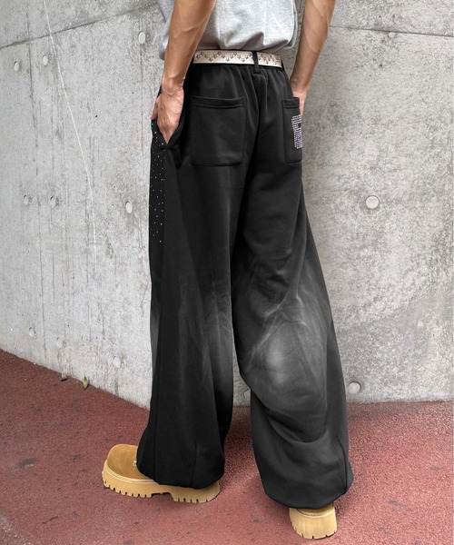 sedacle(セダクル)の「ナンバリングスタッズスウェットパンツ(スウェットパンツ・レディース・ブラック/グレー・LARGE/MEDIUM/SMALL)」の5枚目の写真