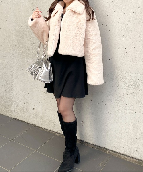 Mejoul（メジュール）の「襟付きフェイクファーショートブルゾン（ブルゾン・レディース・ベージュ/ホワイト・L/M）」の9枚目の写真