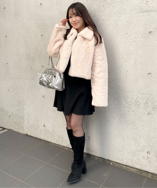 Mejoul（メジュール）の「襟付きフェイクファーショートブルゾン（ブルゾン・レディース・ベージュ/ホワイト・L/M）」の15枚目の写真