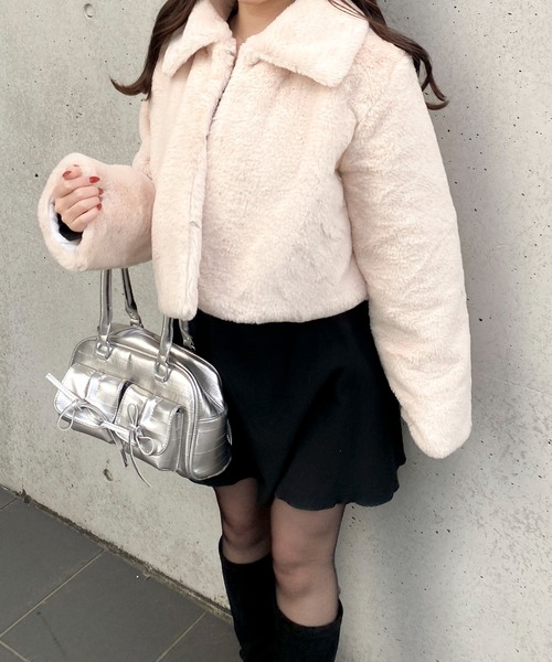 Mejoul（メジュール）の「襟付きフェイクファーショートブルゾン（ブルゾン・レディース・ベージュ/ホワイト・L/M）」の8枚目の写真