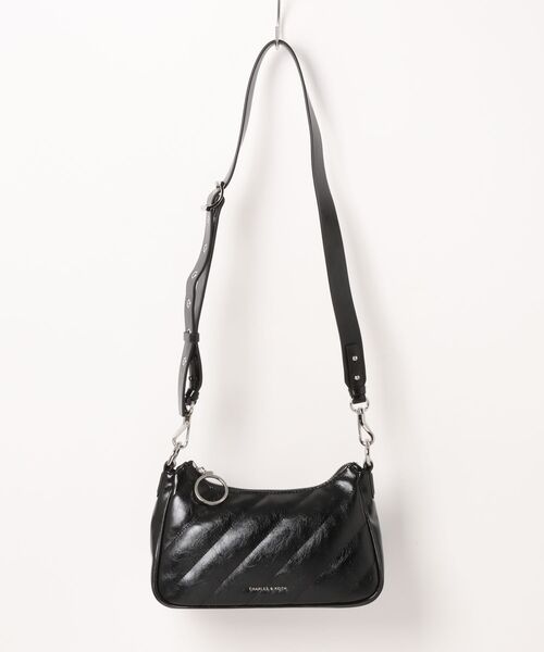 CHARLES & KEITH(チャールズ & キース)の「Philomena クリンクルエフェクトチェーンストラップ クロスボディバッグ(ボディバッグ/ウエストポーチ・レディース・スミクロ/クリーム・M)」の16枚目の写真