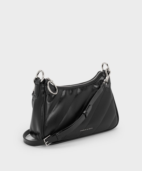 CHARLES & KEITH(チャールズ & キース)の「Philomena クリンクルエフェクトチェーンストラップ クロスボディバッグ(ボディバッグ/ウエストポーチ・レディース・スミクロ/クリーム・M)」の12枚目の写真
