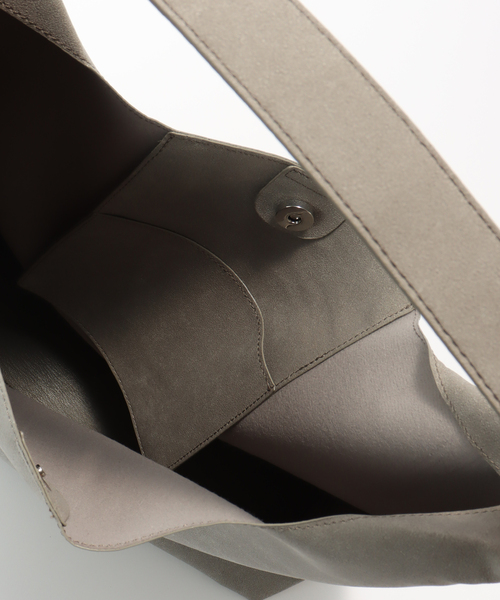 B.C STOCK（ベーセーストック）の「■T.S.L/ティーエスエル フェイクスエードワンショルダーバッグ（ショルダーバッグ・レディース・ホワイト/ブラウン・FREE）」の6枚目の写真