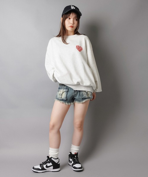SPINNS(スピンズ)の「デニムショートパンツ/ポケットベルト/フリンジオーバーダイ/2サイズ展開(デニムパンツ・レディース・ブルー/ブラック・M/S)」の16枚目の写真