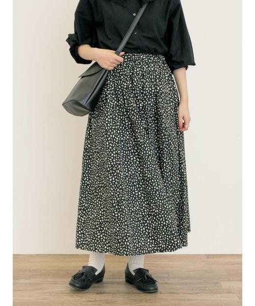 Samansa Mos2（サマンサ モスモス）の「柄アソートタックスカート（スカート・レディース・ネイビー/チャコールグレー/オフホワイト/ダークブラウン/レッド・F）」の3枚目の写真