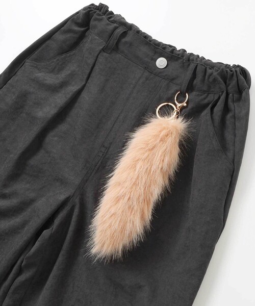 ZIDDY（ジディ）の「キーホルダー付きサテンライクワイドパンツ(130~160cm)（その他パンツ・キッズ・ブラック/グレー・130cm/150cm/140cm/FREE）」の11枚目の写真