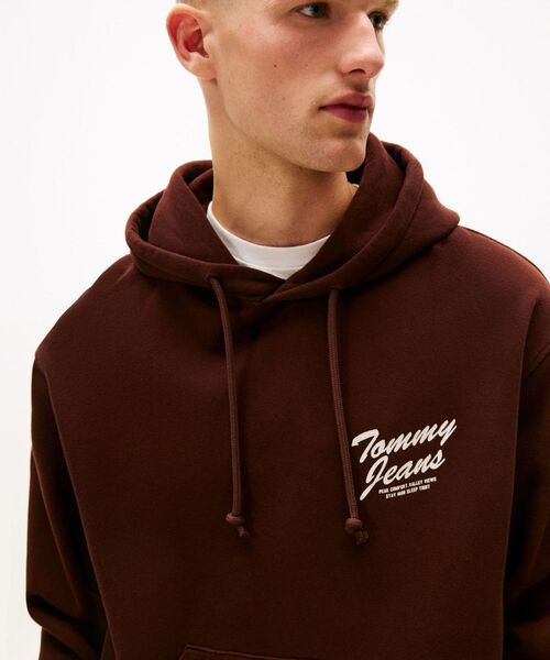 tommy jeans(トミー ジーンズ)の「ノベルティグラフィックパーカー(スウェット・メンズ・ブラウン系その他/ブラック・MEDIUM/SMALL/LARGE/X-LARGE)」の10枚目の写真