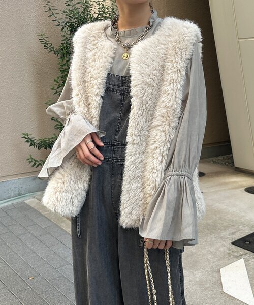 DouDou（ドゥドゥ）の「プリーツ襟袖フレアブラウス（シャツ/ブラウス・レディース・ブラック/グレー/オフホワイト・FREE）」の5枚目の写真