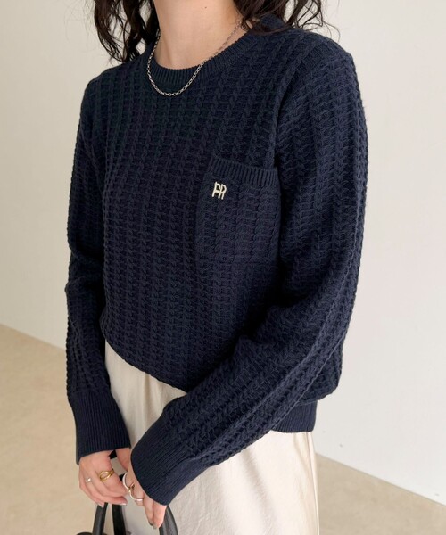 fredy emue(フレディエミュ)の「FR刺繍ケーブル柄ちびポケニットプルオーバー(ニット/セーター・レディース・オフホワイト/オレンジ/ベージュ/ネイビー・38)」の14枚目の写真