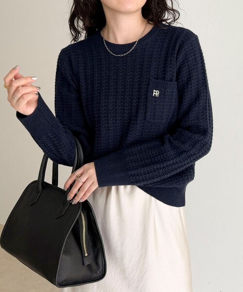 fredy emue(フレディエミュ)の「FR刺繍ケーブル柄ちびポケニットプルオーバー(ニット/セーター・レディース・オフホワイト/オレンジ/ベージュ/ネイビー・38)」の13枚目の写真