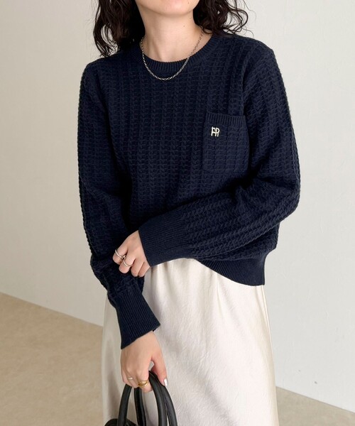 fredy emue(フレディエミュ)の「FR刺繍ケーブル柄ちびポケニットプルオーバー(ニット/セーター・レディース・オフホワイト/オレンジ/ベージュ/ネイビー・38)」の11枚目の写真