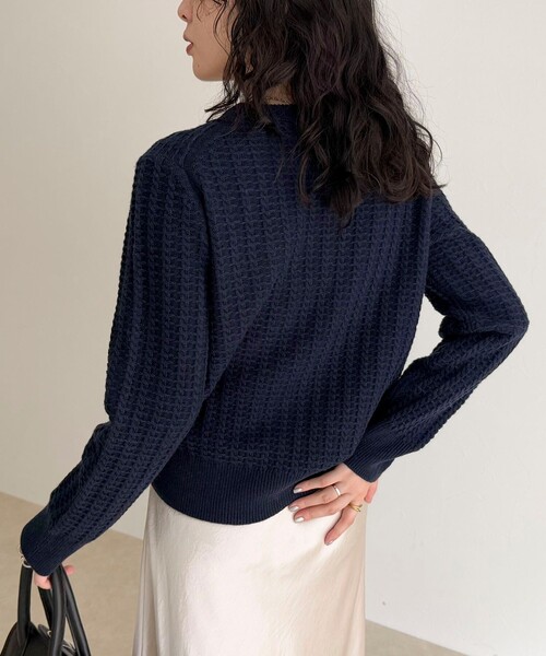 fredy emue(フレディエミュ)の「FR刺繍ケーブル柄ちびポケニットプルオーバー(ニット/セーター・レディース・オフホワイト/オレンジ/ベージュ/ネイビー・38)」の10枚目の写真