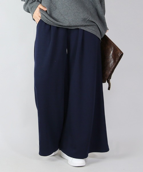 and it_（アンドイット）の「フレアスカート風裏シャギーワイドパンツ（その他パンツ・レディース・ブラック/カーキ/ヘザーチャコール/ネイビー・FREE）」の4枚目の写真