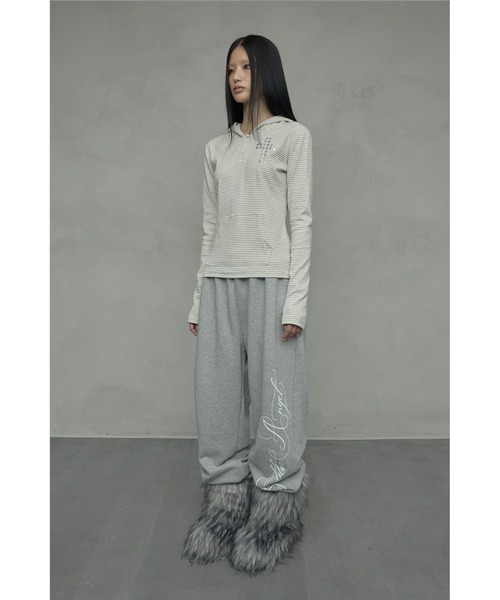NIIER NOR(ニアノア)の「A'GEM/9 × .kom 『NIIER NOR/ニアノア』 CROSS STRIPE HENLEY HOODIE/クロスボーダー ヘンリーパーカー(Tシャツ/カットソー・レディース・アイボリー/ブラック・FREE)」の9枚目の写真