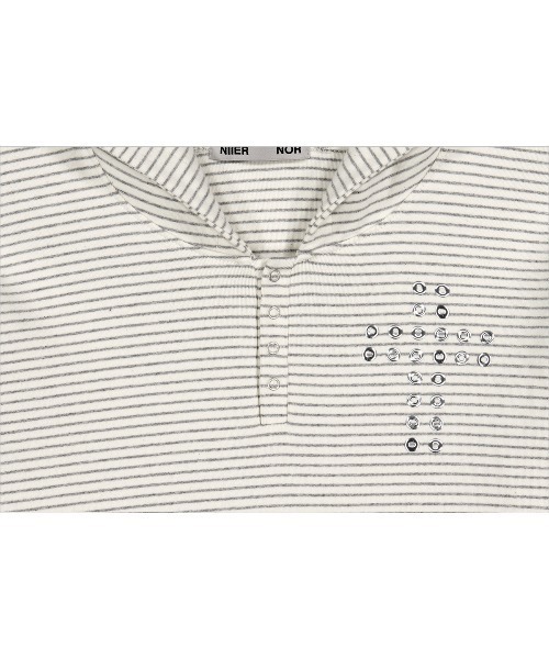 NIIER NOR(ニアノア)の「A'GEM/9 × .kom 『NIIER NOR/ニアノア』 CROSS STRIPE HENLEY HOODIE/クロスボーダー ヘンリーパーカー(Tシャツ/カットソー・レディース・アイボリー/ブラック・FREE)」の17枚目の写真
