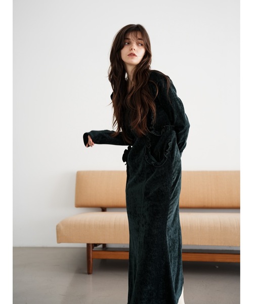 Katrin TOKYO(カトリーントーキョー)の「【Exclusive Line】belted velour frill onepiece(ワンピース・レディース・ダークグリーン/ブラウン・XS/M/S)」の2枚目の写真