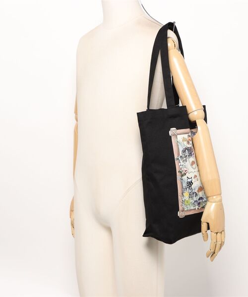 ScoLar(スカラー)の「ScoLar(スカラー) なめことラビル仲良しの森 トートバッグ(トートバッグ・レディース・ブラック/アイボリー・FREE)」の21枚目の写真