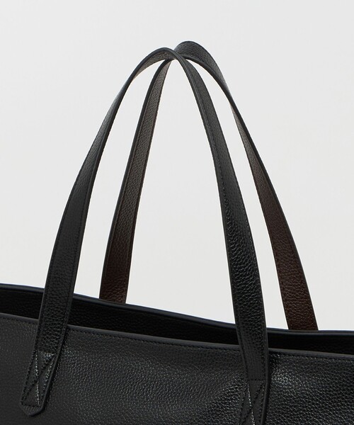 UNITED ARROWS(ユナイテッドアローズ)の「レザーライク トートバッグM(トートバッグ・メンズ・ブラック/ダークグレー・FREE)」の13枚目の写真