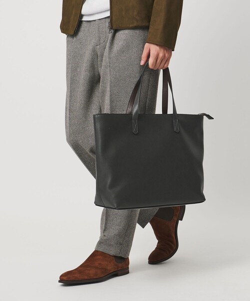 UNITED ARROWS(ユナイテッドアローズ)の「レザーライク トートバッグM(トートバッグ・メンズ・ブラック/ダークグレー・FREE)」の22枚目の写真
